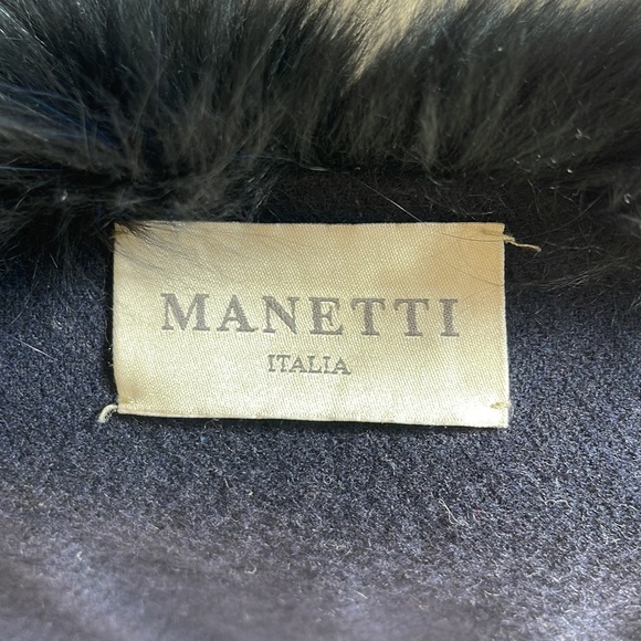 MANETTI Women’s Navy Blue Cashmere and Fox Fur Cape - One Size Fits All - Picture 6 of 7